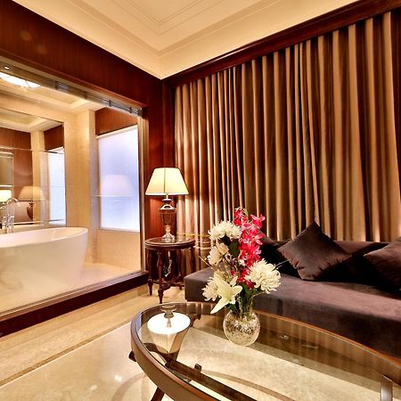 Hotel Maharaja Regency Лудхиана Экстерьер фото