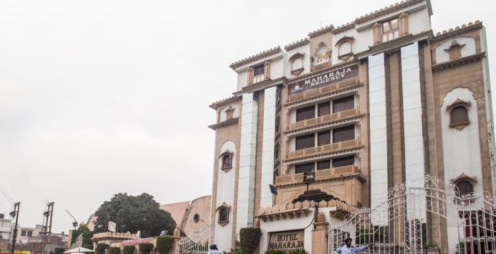 Hotel Maharaja Regency Лудхиана Экстерьер фото